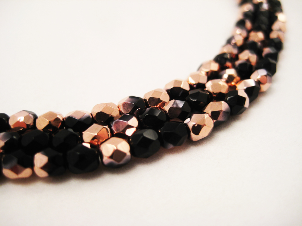 Glasperlen 4mm Schwarz-Kupfer – Bild 3