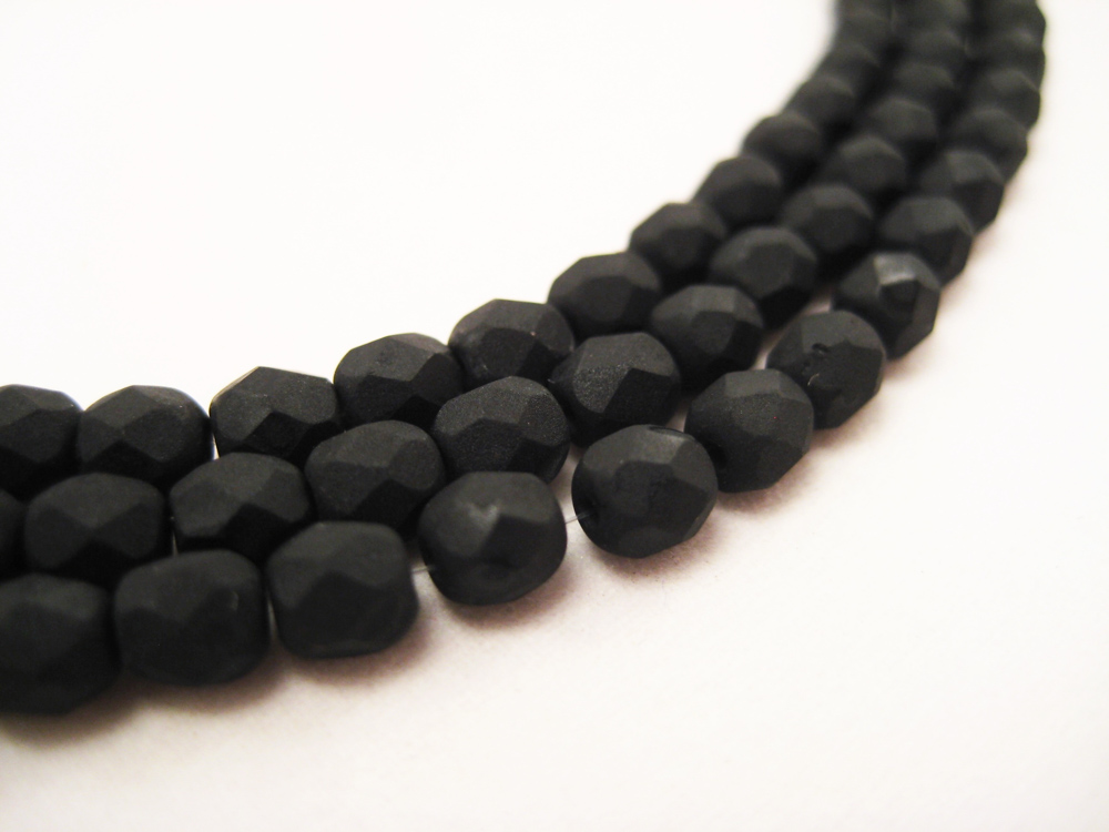 Glasperlen 4mm Schwarz Matt – Bild 3