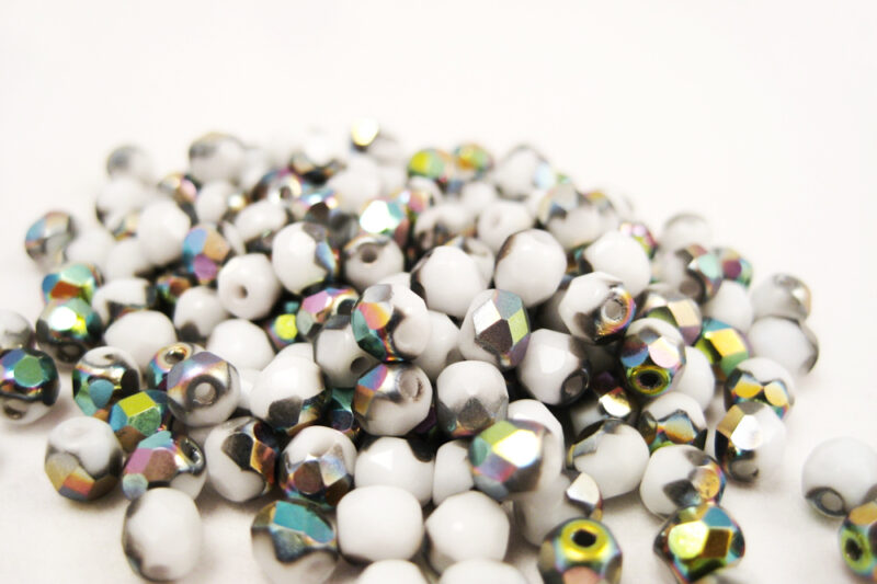 Glasperlen 4mm Weiß-Regenbogen