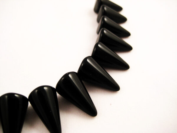 Glasperlen Spikes Schwarz 12x18mm