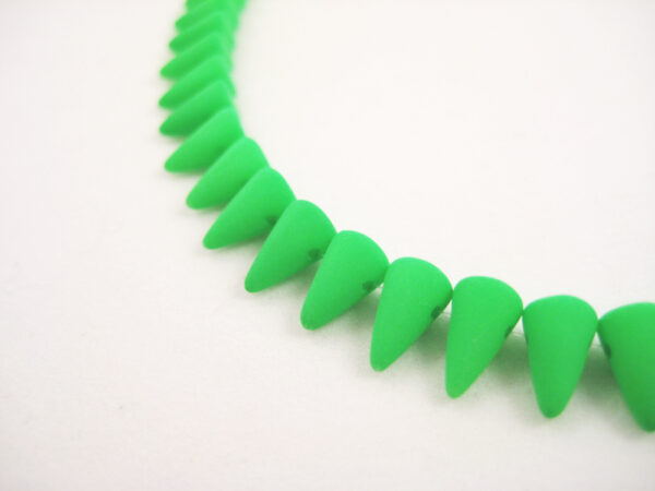 Glasperlen Spikes Neongrün 5x8mm – Bild 2