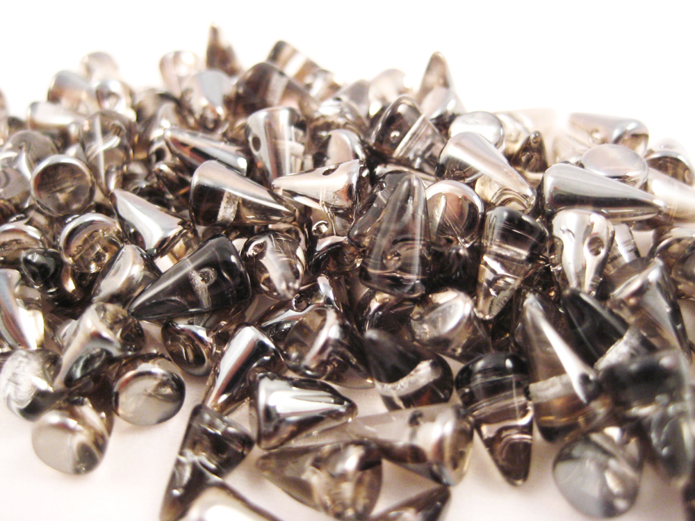 Glasperlen Spikes Dunkelgrau 5x8mm