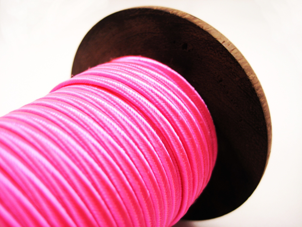 Soutache Band Neon Pink (Rolle) – Bild 3